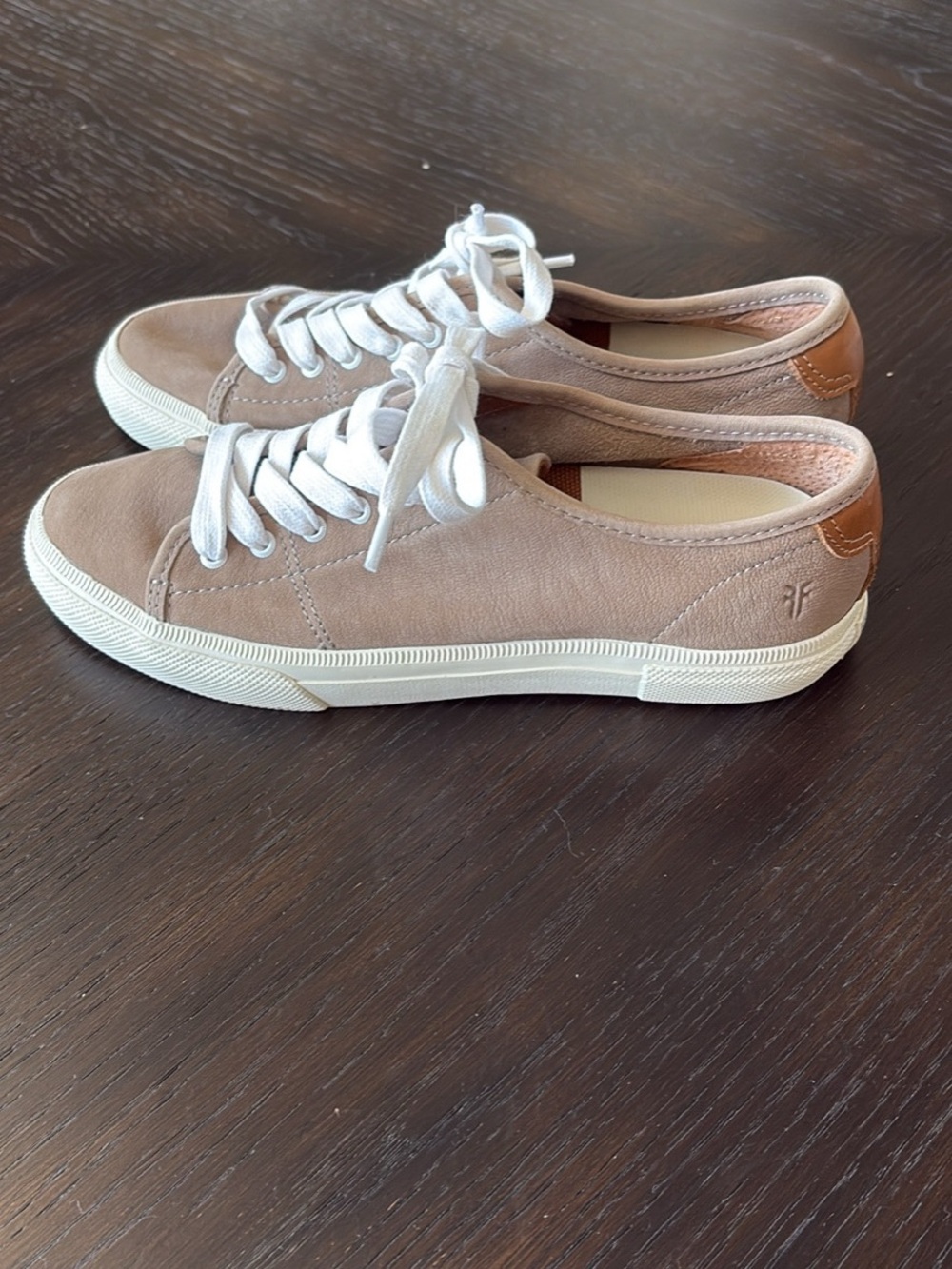 Frye Gia Leather Lace-Up Sneakers in Taupe 6M - Picture 3 of 8